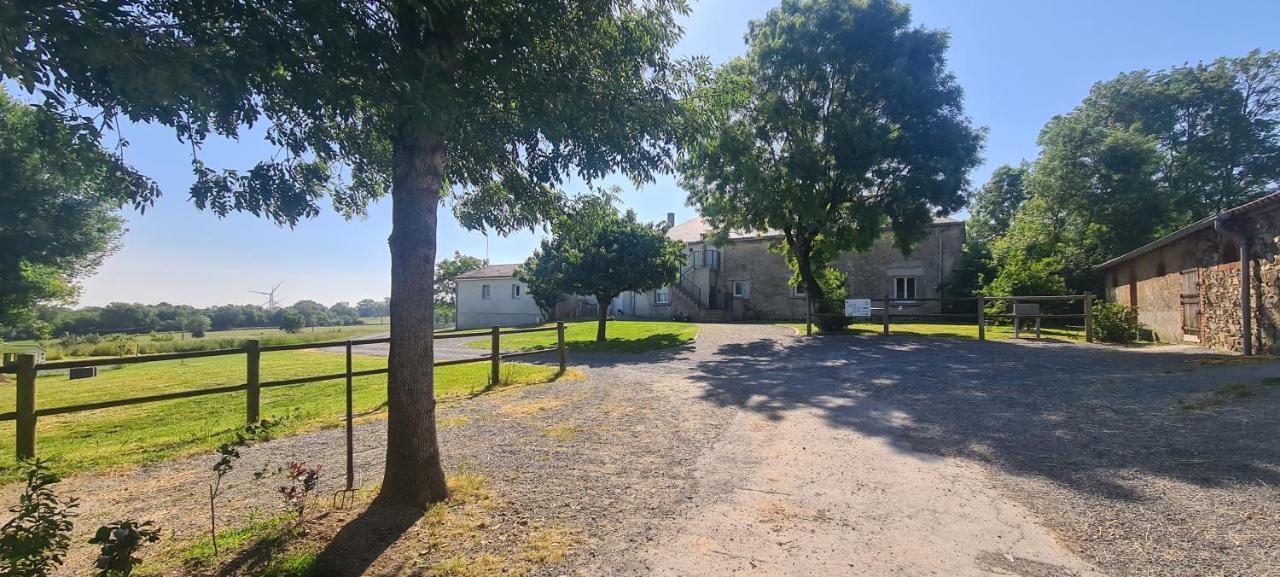 Le Logis Des Chons A La Campagne A Saint Hilaire Du Bois - Lys Haut Layon Le Plessis  Екстериор снимка
